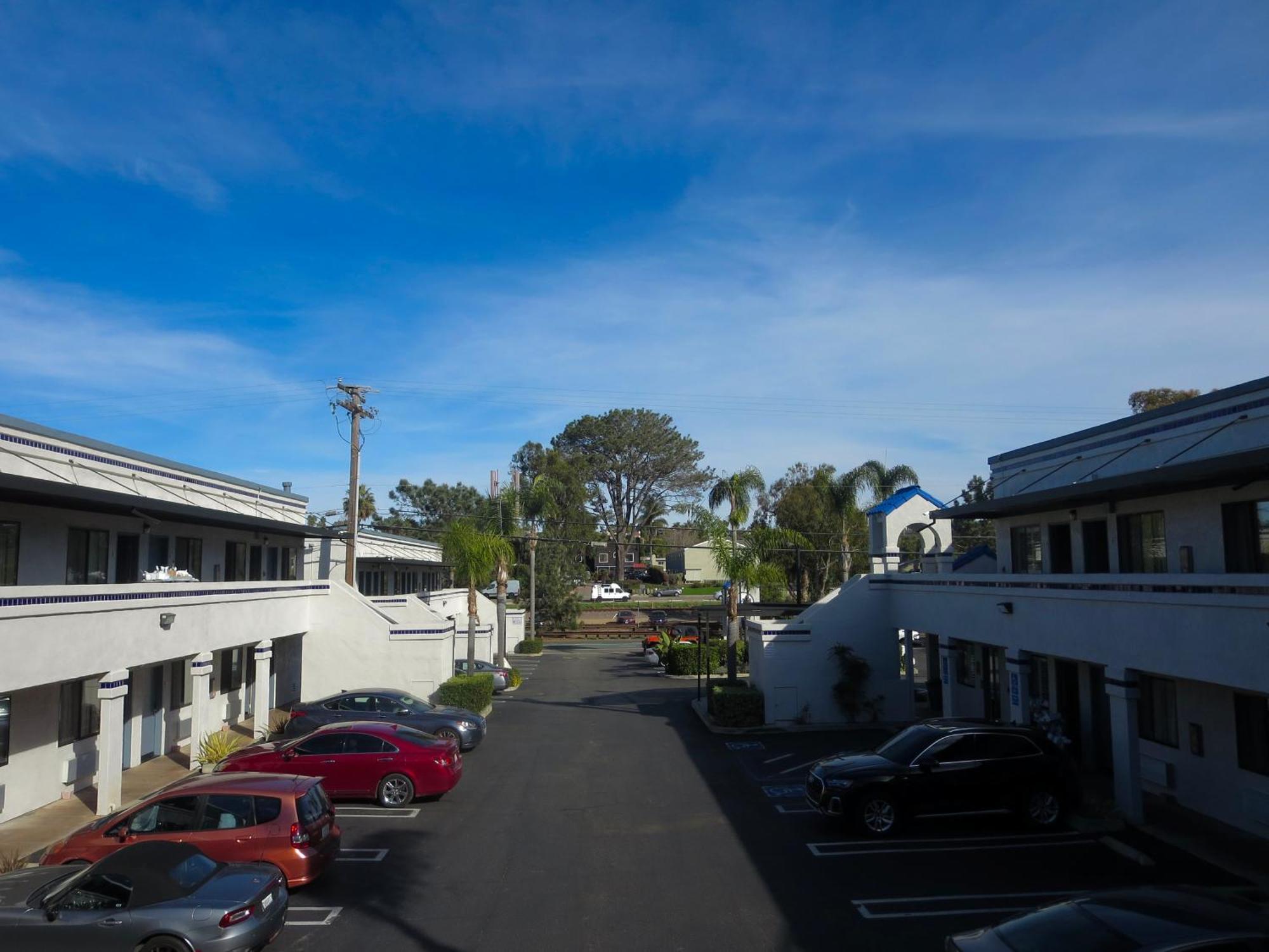 Rodeway North Inn 2*