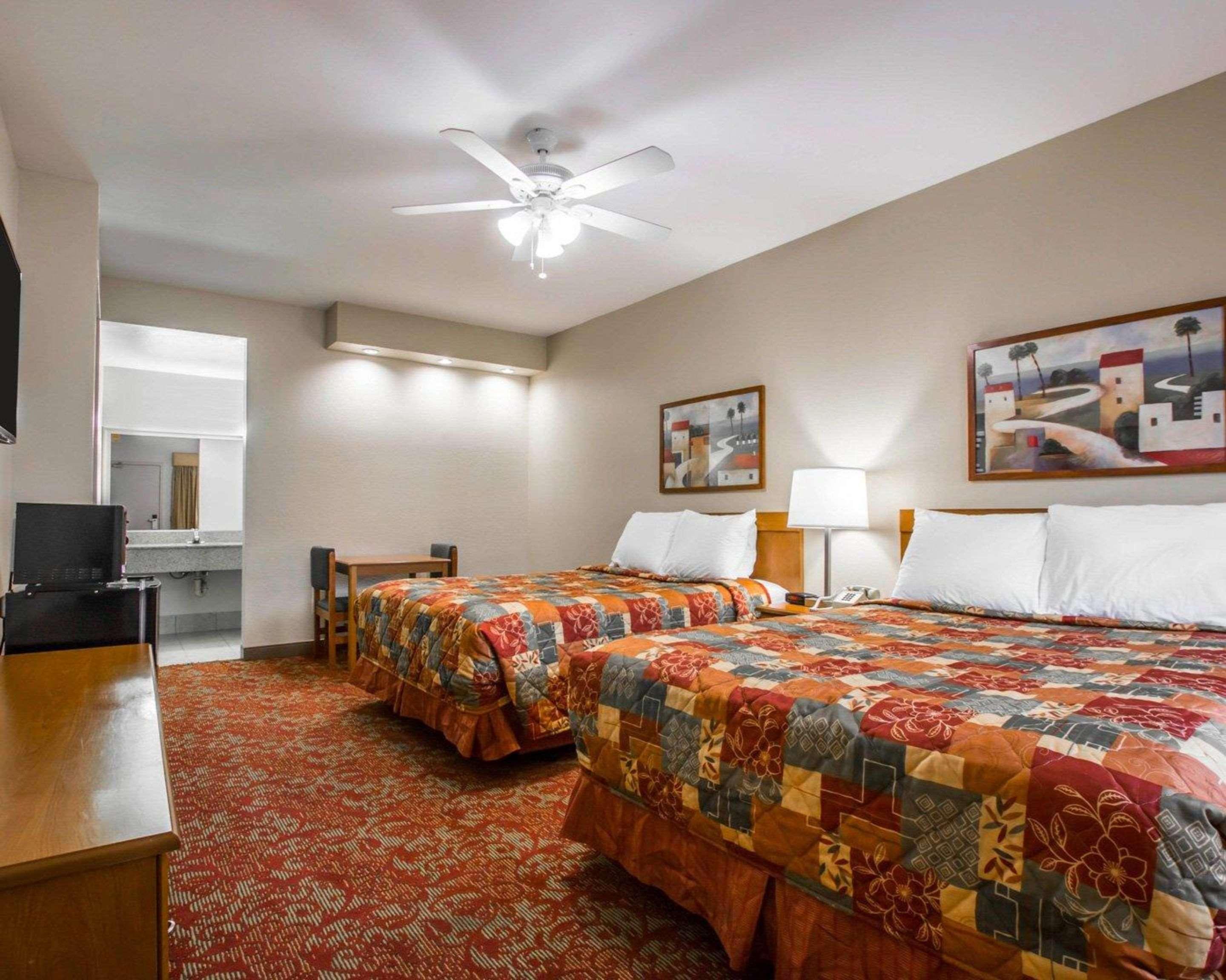 Inn Rodeway North