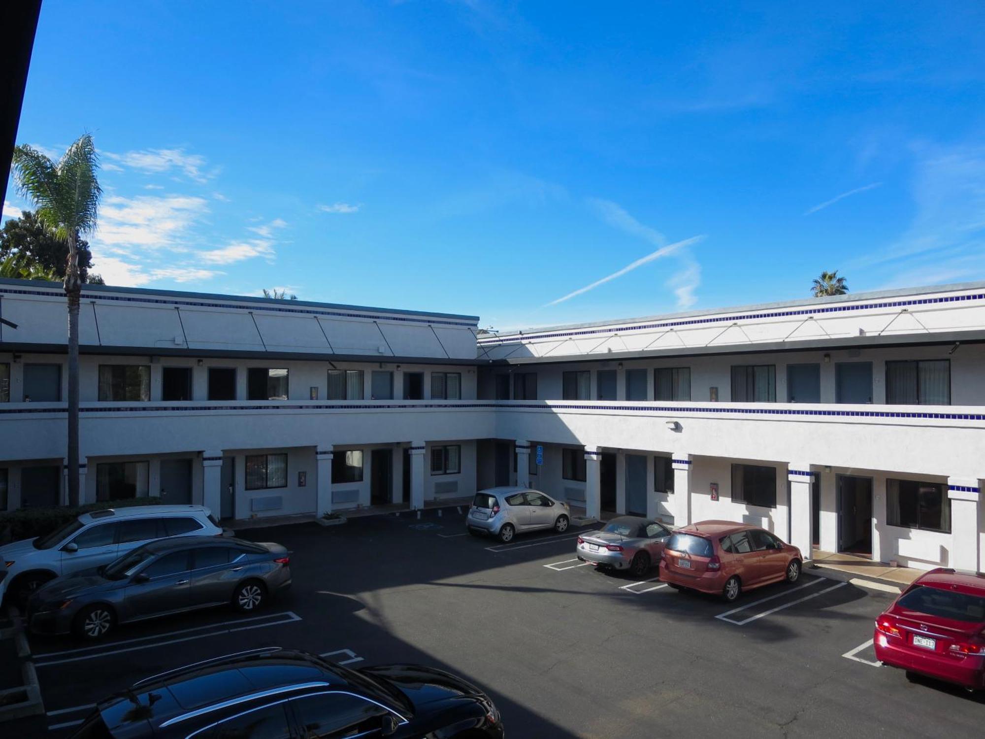 Inn Rodeway North 2*
