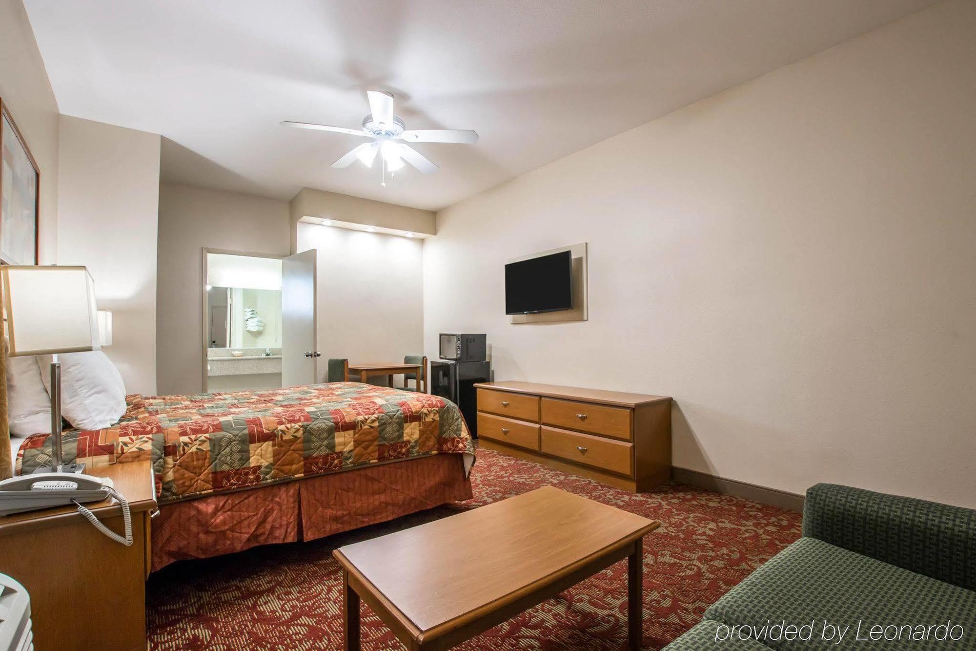 Rodeway North Inn 2*